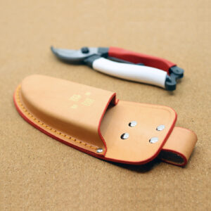 Okatsune nahkakotelo