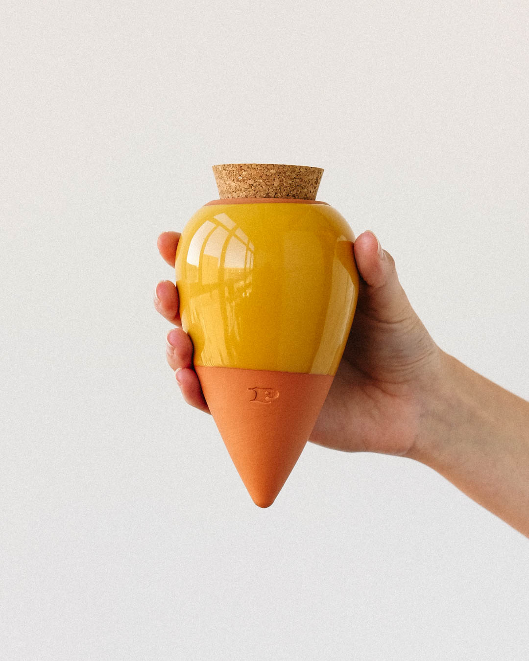 Olla Sinapinkeltainen